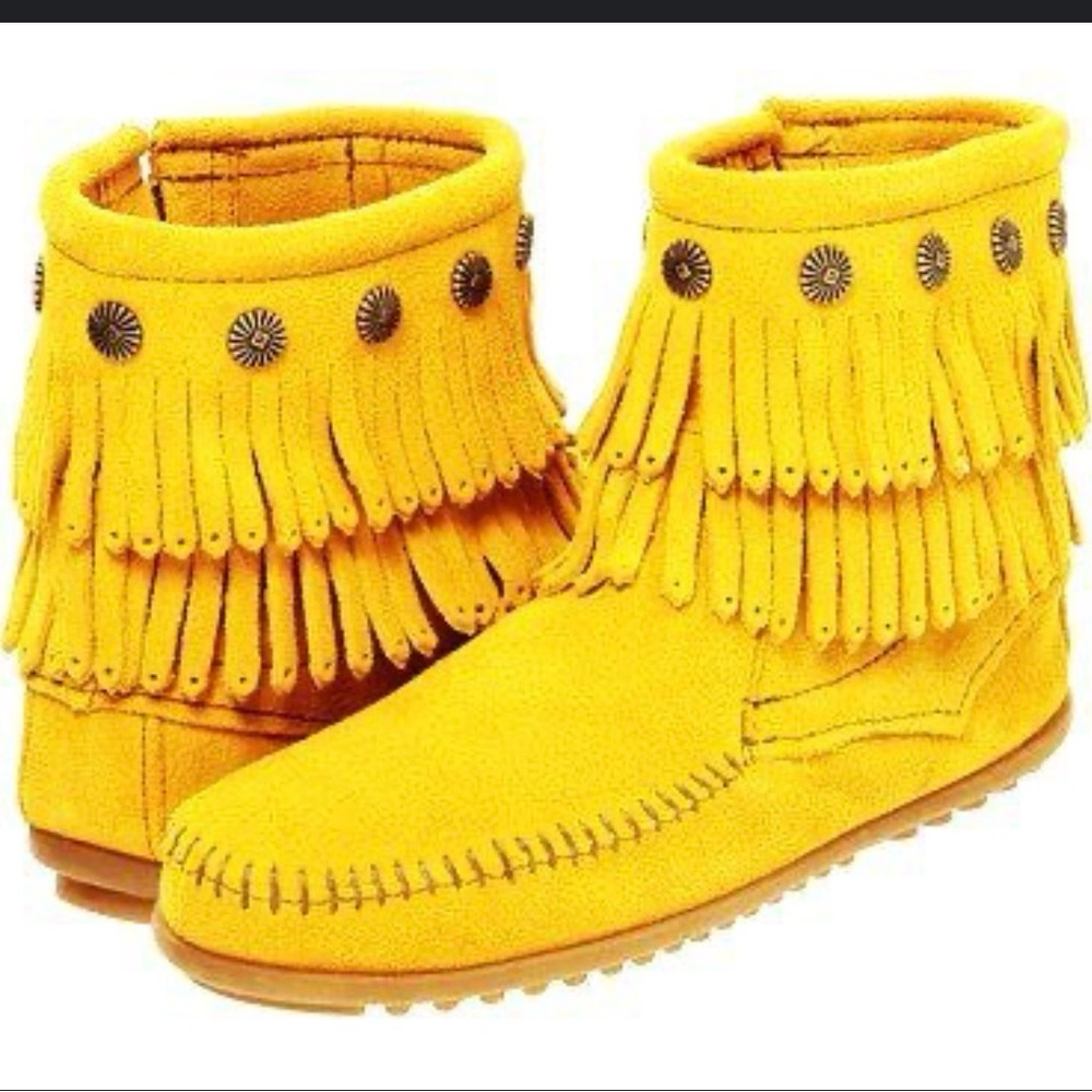 Minnetonka Yellow Suede Fringe Moccasin Boots 9.5 Boho Western - Picture 2 of 6
